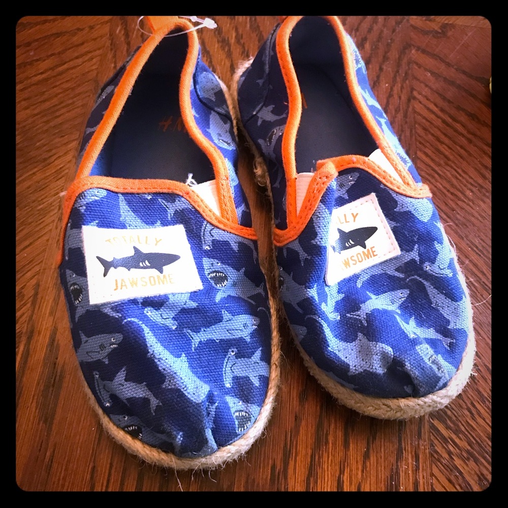 H&M Toddler boys slip on espadrilles size 10.5